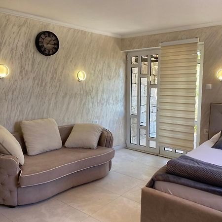 Apartments Stankovic & Boat Tours Virpazar Exterior photo
