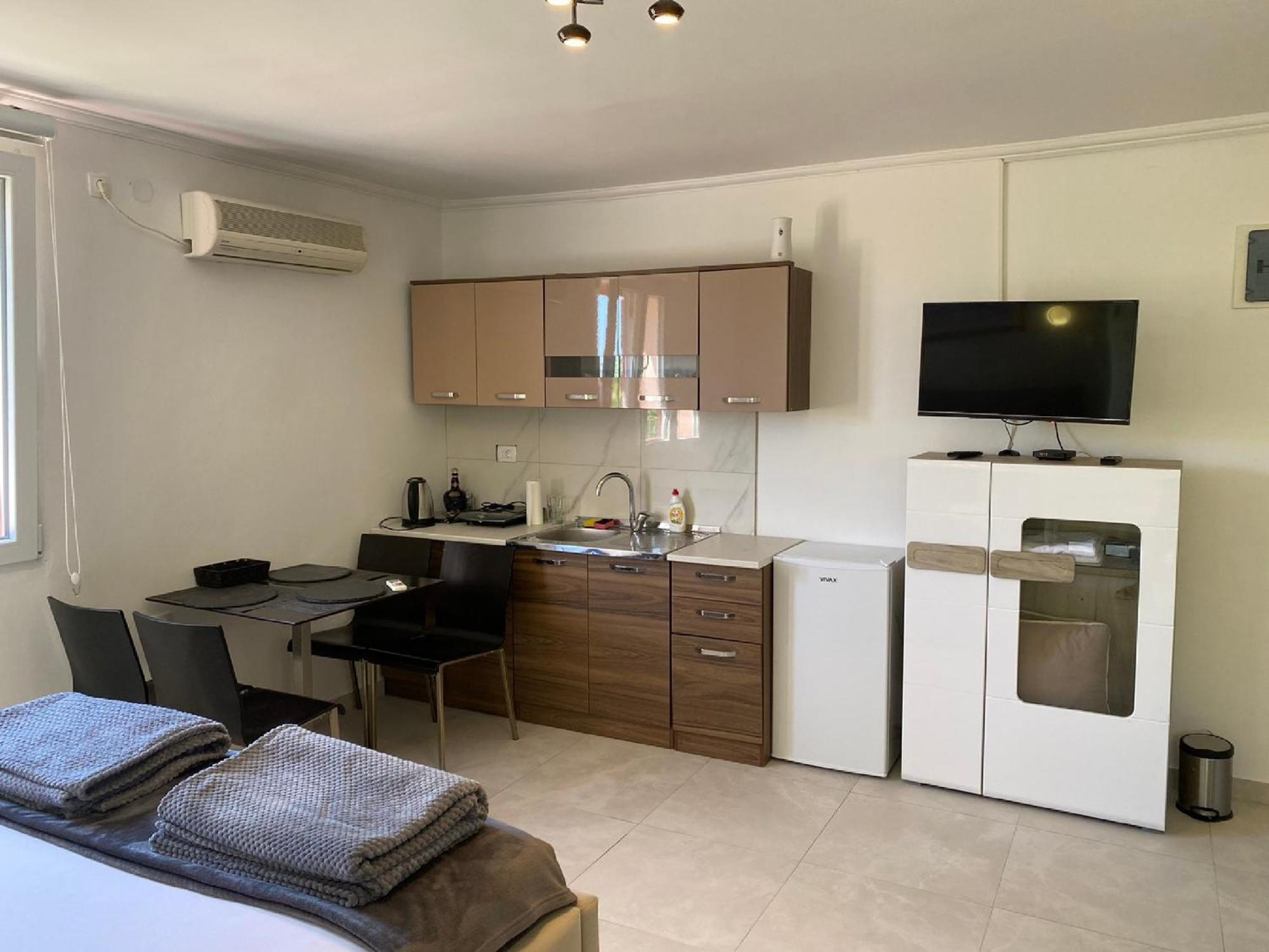 Apartments Stankovic & Boat Tours Virpazar Exterior photo